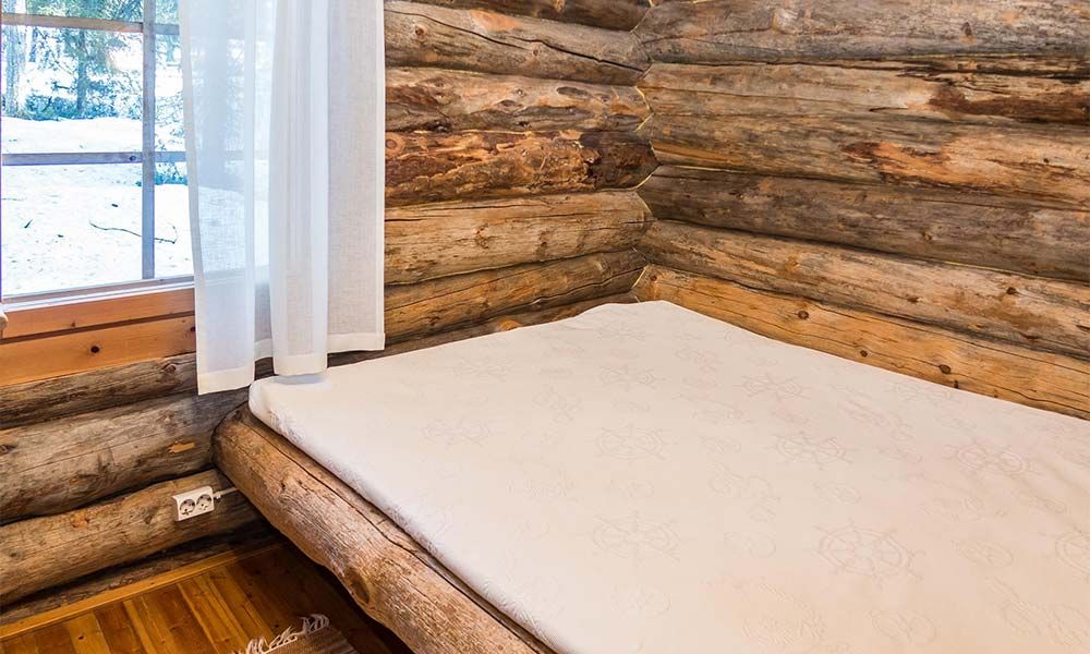 Honkapirtti bedroom