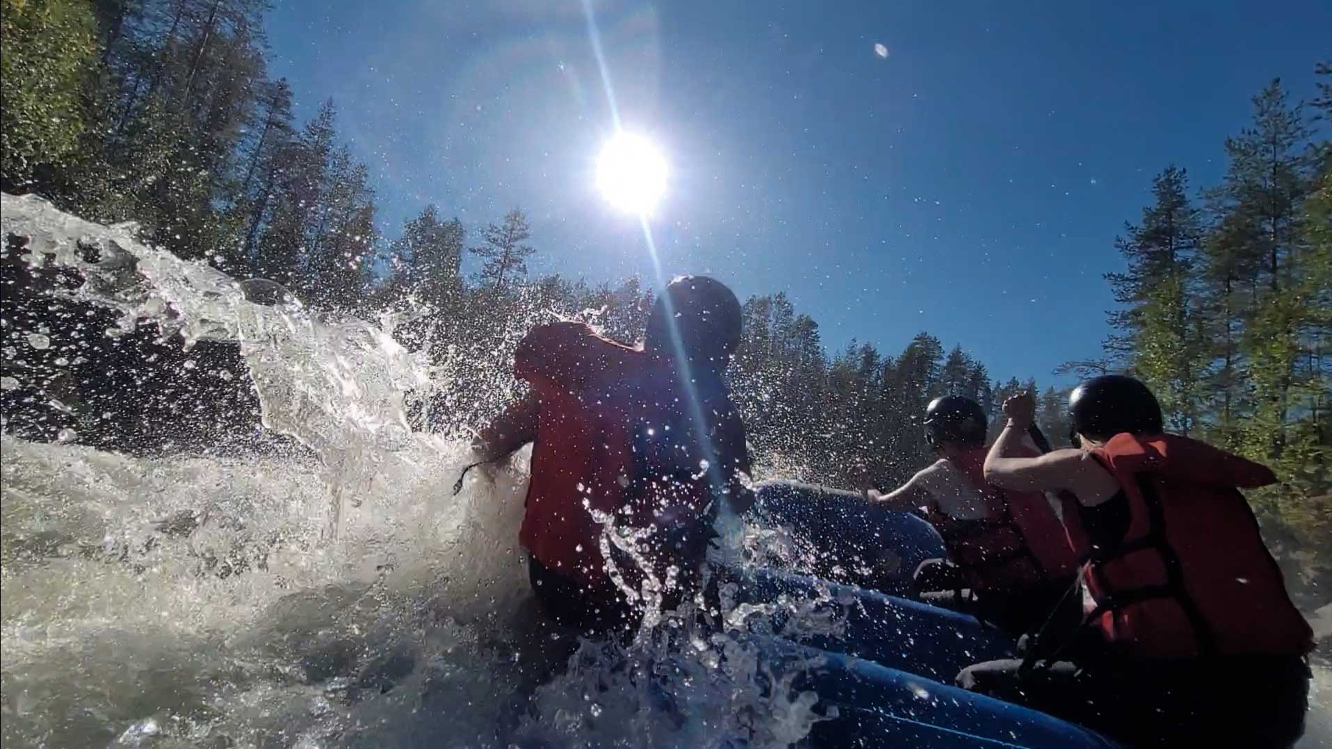 Koskenlaskua Kuusamossa